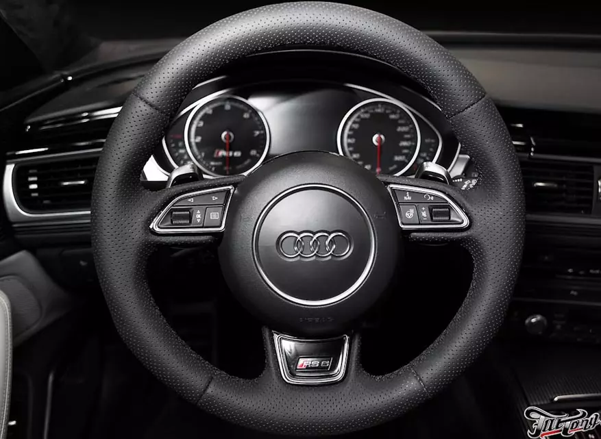 Audi RS6. Оклейка кузова, ламинация карбоном, пошив потолка и руля. Part I.
